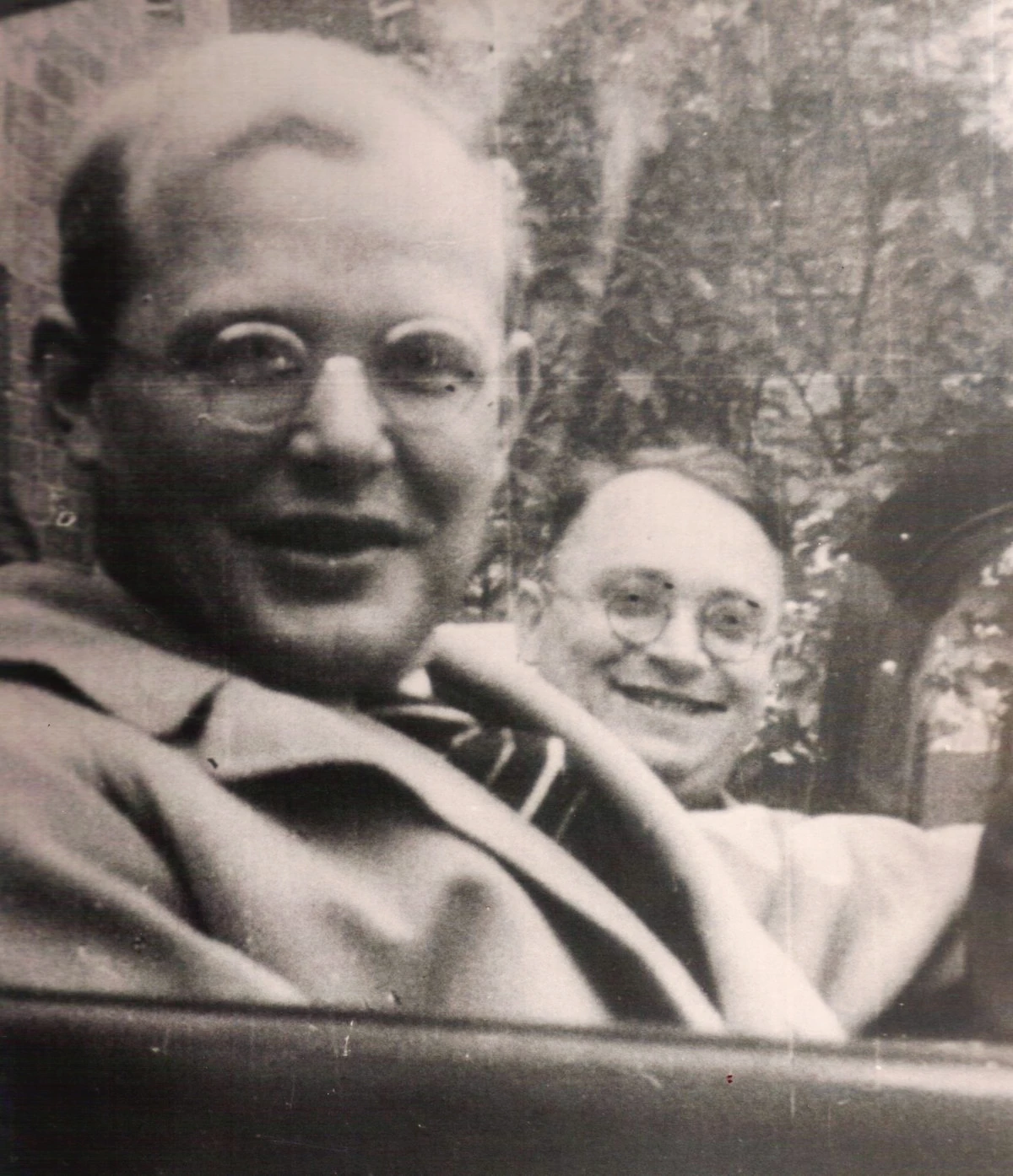 The Ultimate And The Penultimate – Bonhoeffer’s Twofold Contextualism In Adjudicating Competing Ethical Claims, Part 1 (W. Travis McMaken)